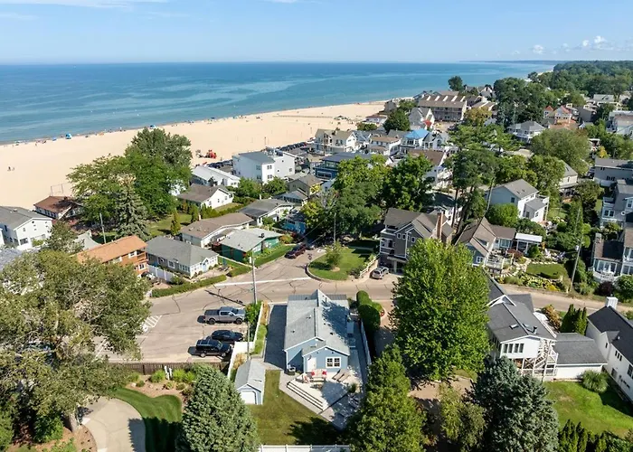House Haven Steps From North Beach Walk To Town