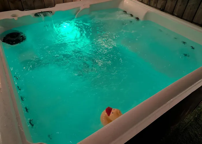 Movie Night Retreat I Hot Tub I Games I Theater