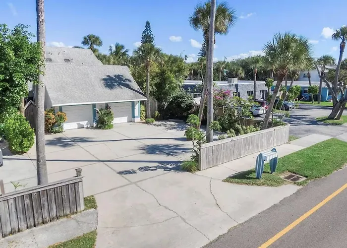 Coastal Oasis - Spacious 3-Story Luxe Beach Home