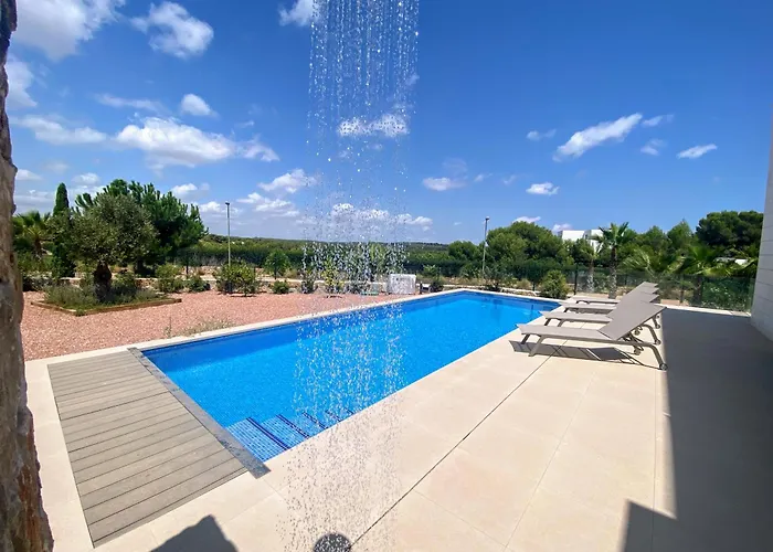 Las Colinas Golf & Country Club Residences