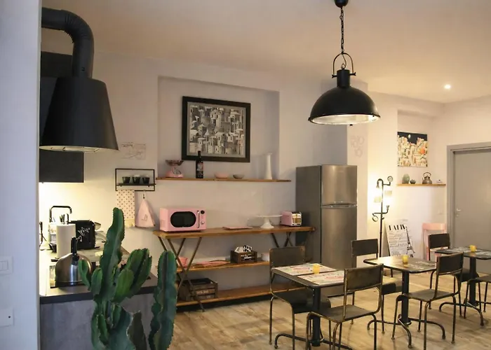 Industrial Chic House - Private Parking