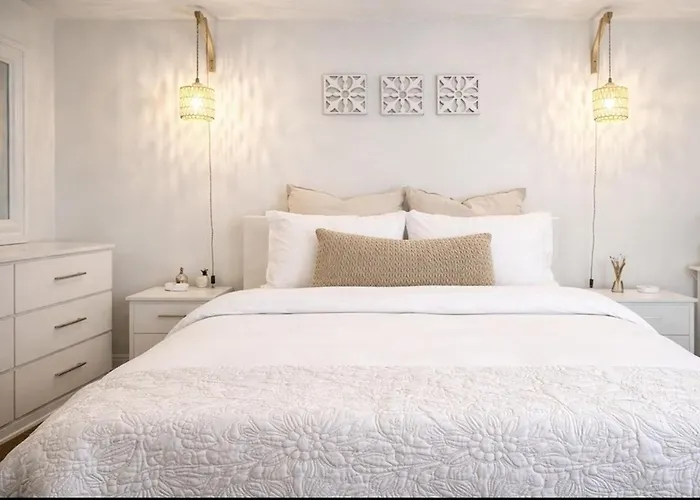 Private Guest Suite Near Hard Rock, Airport & Cruise Port