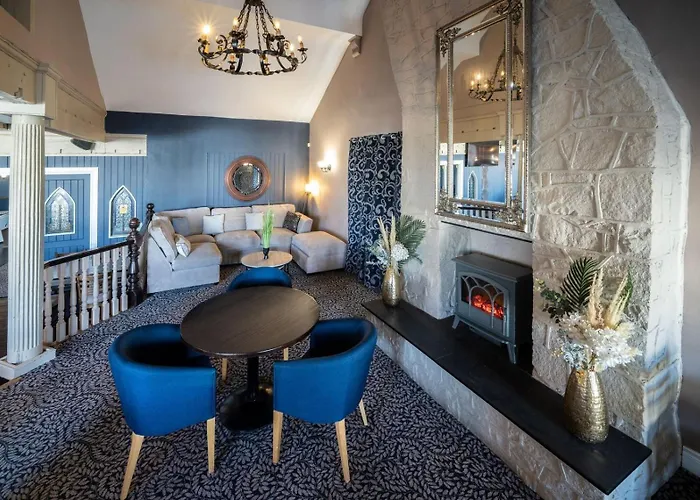 Pet Friendly hotel: Inn On The Coast