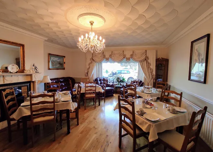 Guest house: Balcony House