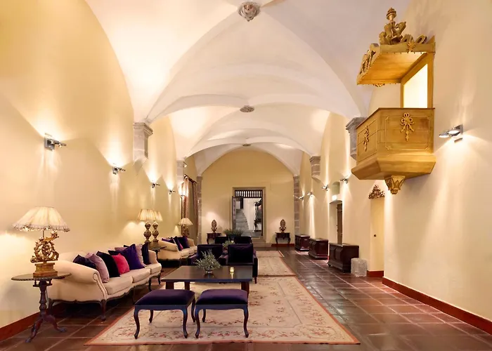 Convento Do Espinheiro, Historic & Spa