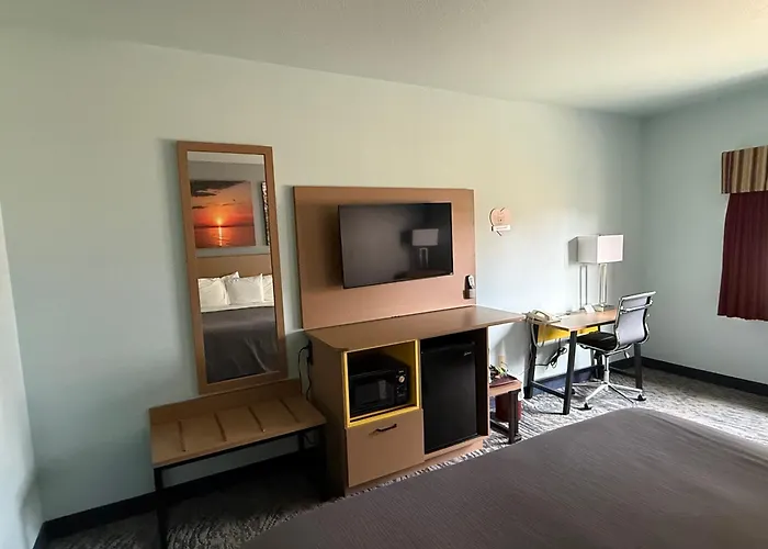 Cheap hotels Bay Inn