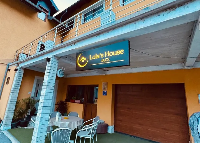 Lola'S House