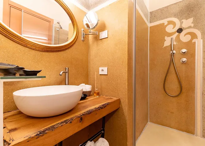 Cinqueteste Luxury Home