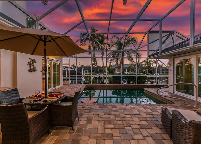Villa Hibiscus-Waterfront-Free Heated Pool-Dock-Bikes-Other Amenities