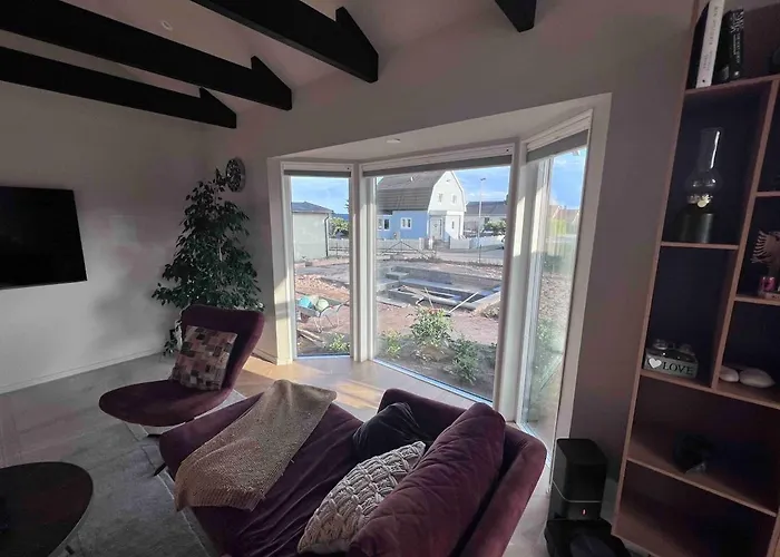 Child-Friendly Villa With Outdoor Lounge, Close To Beach & Golf