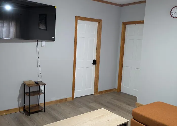 Private Room In 3-Bedroom Apartment