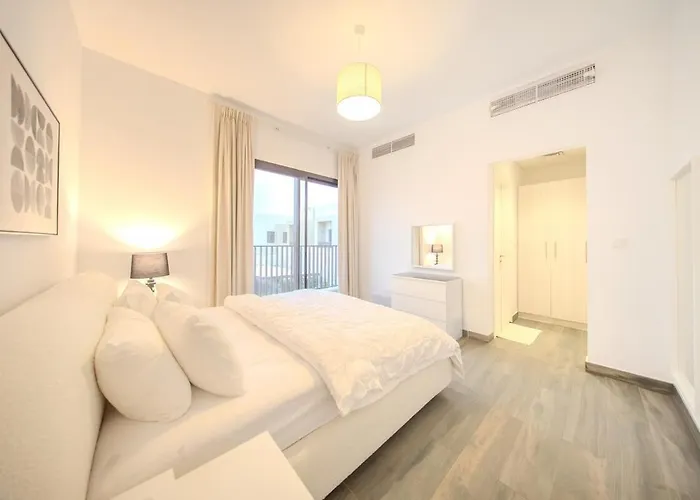 5Br Private Pool Villa In Sharjah - Bbq Area - Nasma