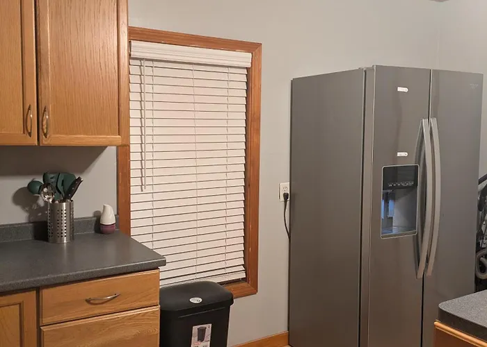 Private Room In 3-Bedroom Apartment