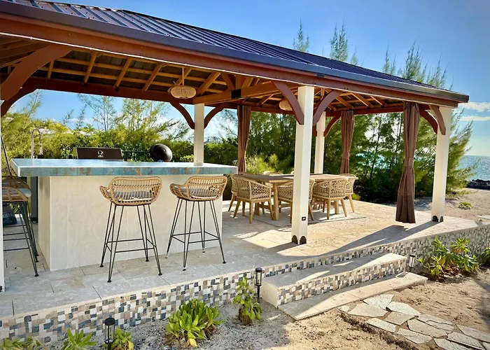 Barefoot Luxury & Private Beach Triton Beach House