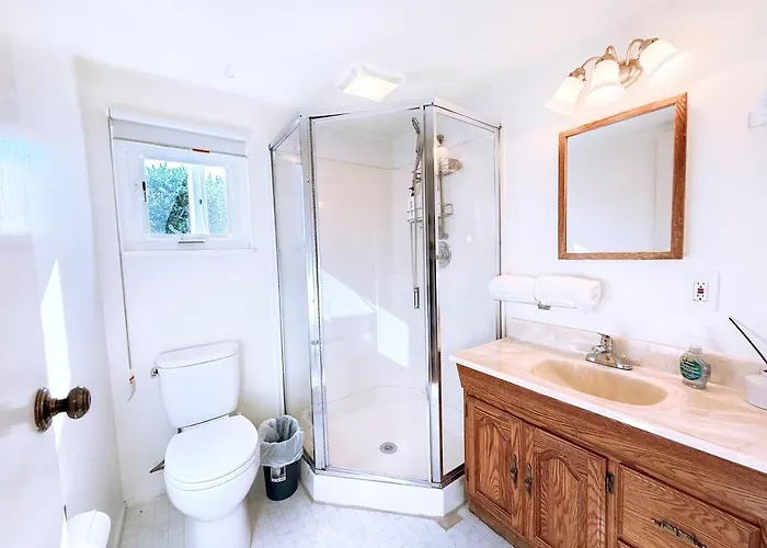 Cozy And Private Berkeley Hills Studio Suite