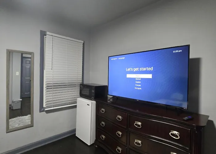 Lovely Room In Gresham Park- Tv, Queen Size