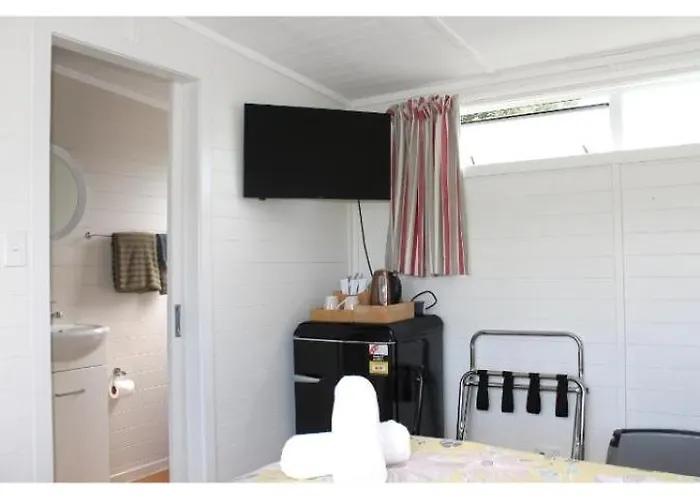 Raglan Park Rest And Stay Cabins - Private Studio