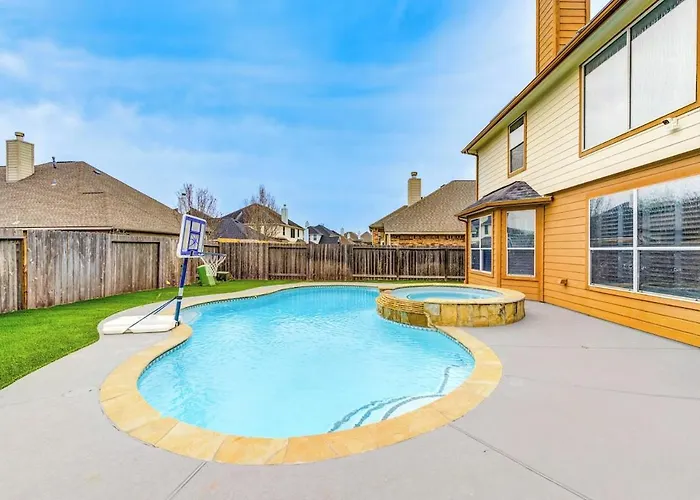 The Perfect Getaway Close To Downtown, Nrg