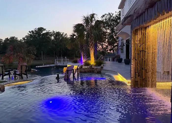 The Polaris Pointe On The Cove