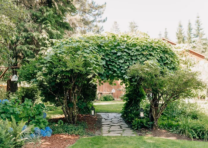 Blue Studio At Navarra Gardens