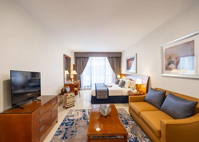 Golden Sands Apartments