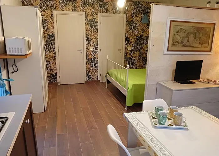 Apartment Sleeps 4 In A Villa 100M From The Sandy Sea