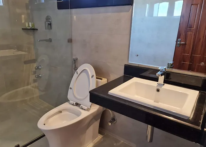 Hotel Middle Path & Spa