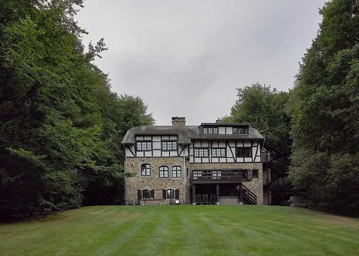 Spacious Villa In Liege