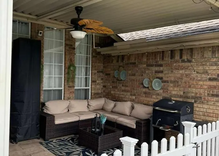Luxury Pool Retreat Near Downtown Dallas
