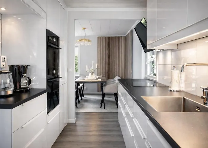 Entire Luxury Villa In Norrkoeping