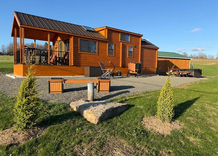 Private Cabin- Firepit, Hot Tub, Mountain Views, Farm Charm