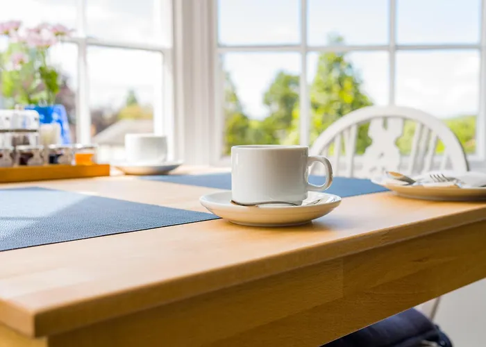 Сity center hotels Radcliffe Guest House