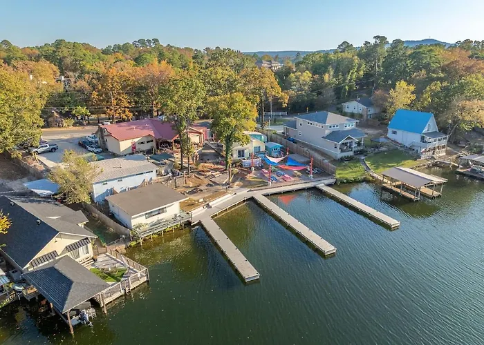 Canary Cottage, Lakefront King Suite With Hot Tub At Sam'S Pizza