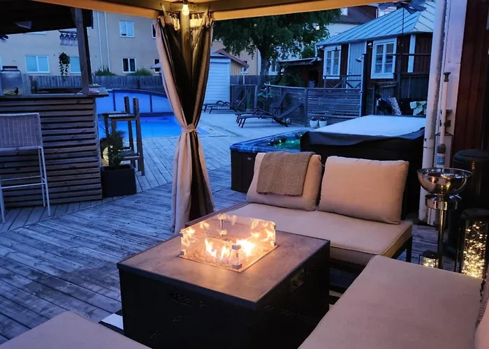 Central Villa Med Extra Allt. Pool, Bastu, Utekoek