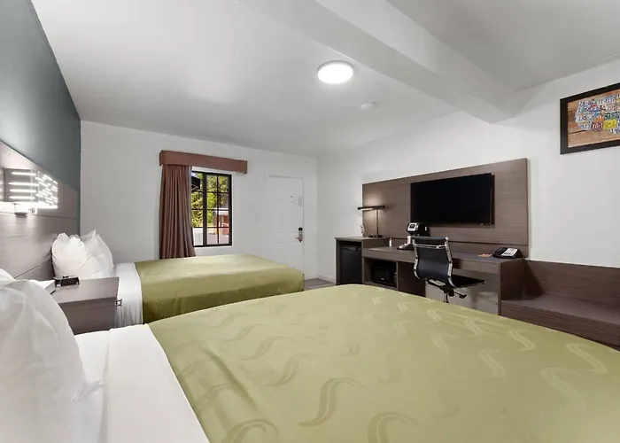Beach Hotels Econo Lodge Inn & Suites Heavenly Village Area