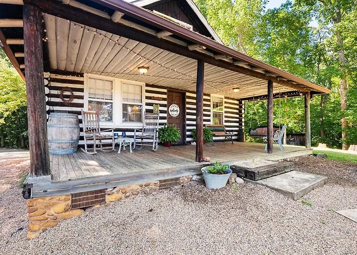 Nolichuckey Bluffs Bed & Breakfast Cabins