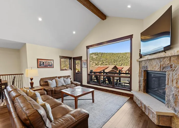 4 Bedrooms