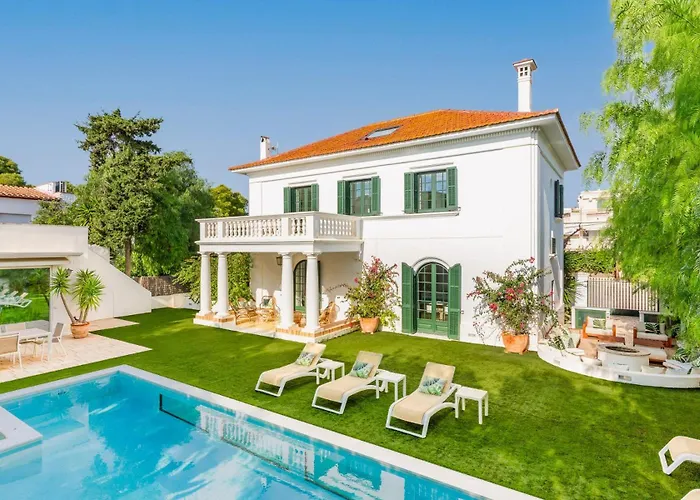 Villa De Los Leones In Heart Of Sitges By Beach And Town With A/C And Games