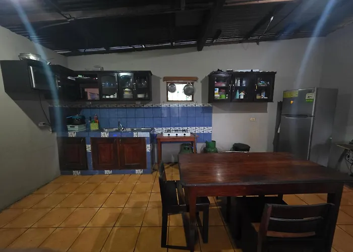 Hostal Bullshark