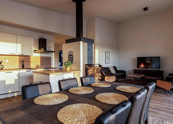 Villa Karina - Beachfront With Jacuzzi