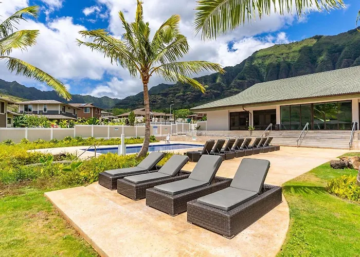 Makaha Villa By Avantstay