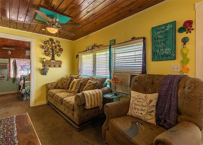 Come Friday Cottages