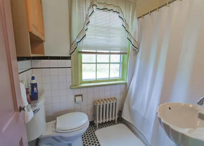 Home Sweet Home: Cozy Suite Near Liberty University