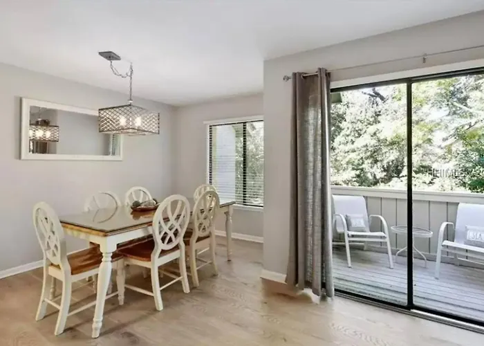 New Pics! Harbour Town 3Br/3Ba - Pool Access - Book Now