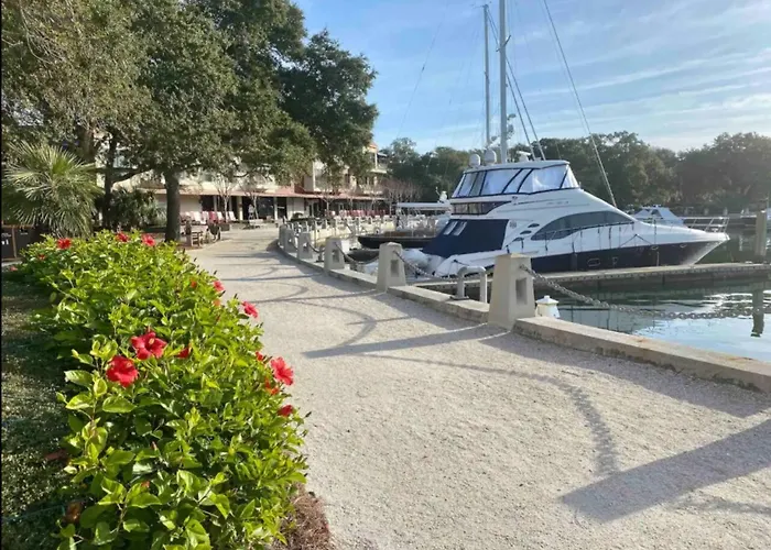 New Pics! Harbour Town 3Br/3Ba - Pool Access - Book Now