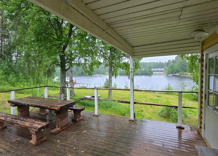Linnansalmi Lakeside Villa With Sauna