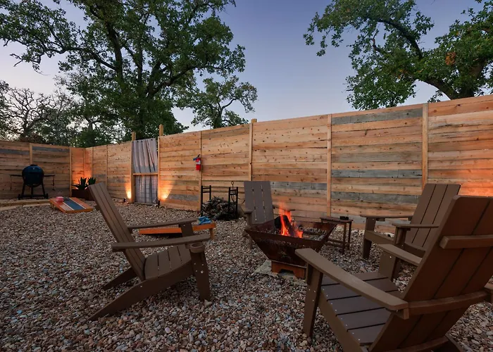 Romantic Tiny Luxury Retreat W Heated Pool, Sauna N Outdoor Shower In Wimberley 10 Acres