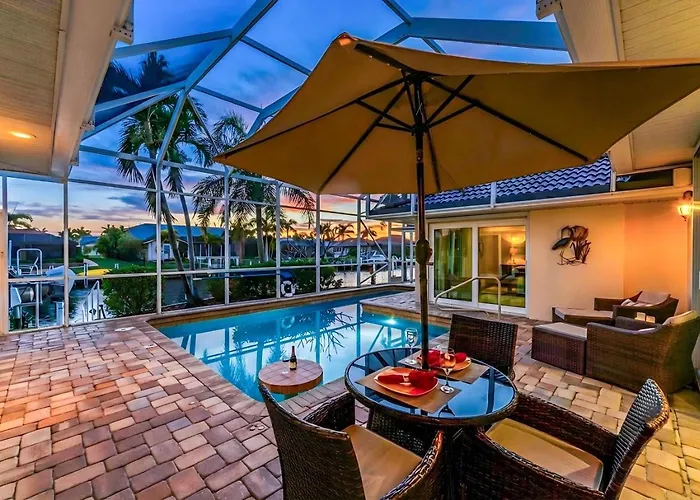 Villa Hibiscus-Waterfront-Free Heated Pool-Dock-Bikes-Other Amenities