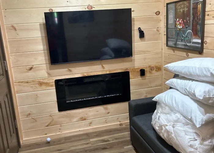 Mini Farm Cabin