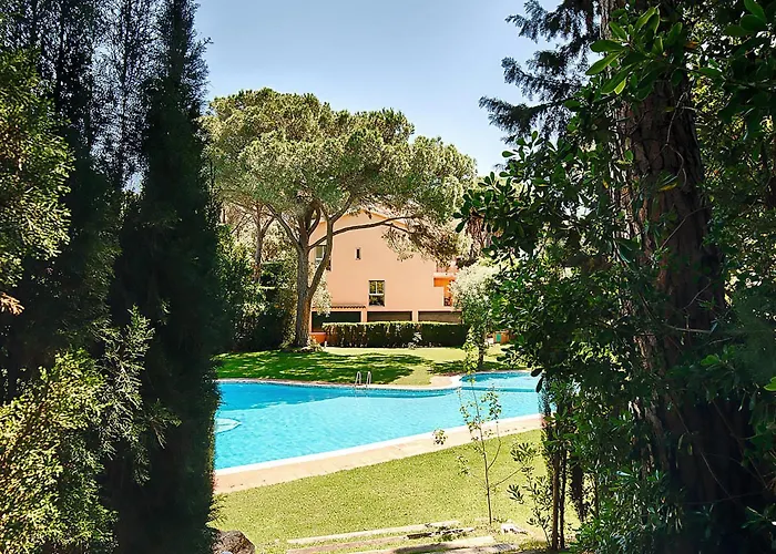 Hermosa Villa En Sant Feliu De Guixols Con Piscina Comunitaria - Es-209-80